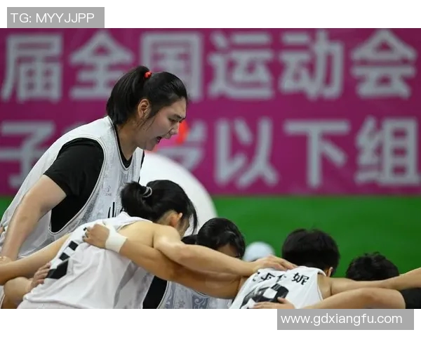 赛后分析：杭州篮球队与重庆篮球队实力对比及比赛亮点解析