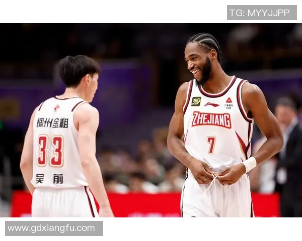 2015年CBA山东队与广东队激战回顾精彩瞬间与赛场亮点分析 2015年CBA山东队与广东队激战回顾精彩瞬间与赛场亮点分析