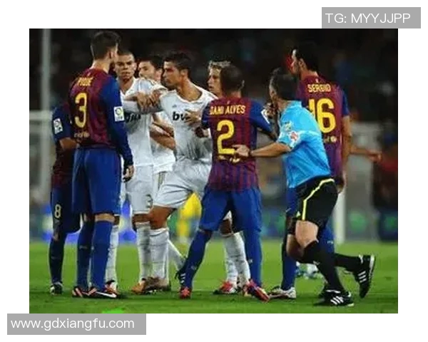 AC米兰与热那亚激战正酣比赛比分揭晓引发球迷热议