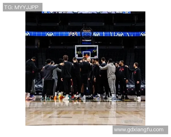 2月12日火箭队对决强敌全力争胜展现球队实力与团结精神