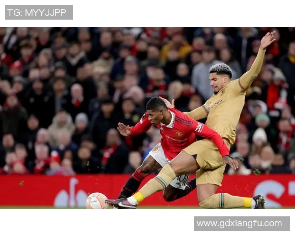 曼联与洛杉矶银河精彩对决回顾赛场瞬间与球员表现分析