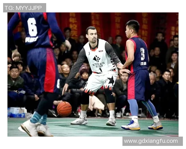 方硕的崛起之路:从默默无闻到篮球场上的闪耀明星 方硕的崛起之路:从默默无闻到篮球场上的闪耀明星