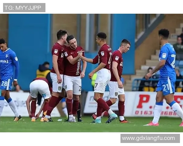 牛津联对战12月15日赛事前瞻分析及双方历史交锋回顾