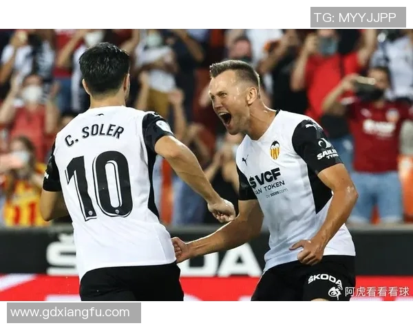 巴伦西亚主场迎战格拉纳达期待激烈对决双方争夺宝贵积分的关键战役