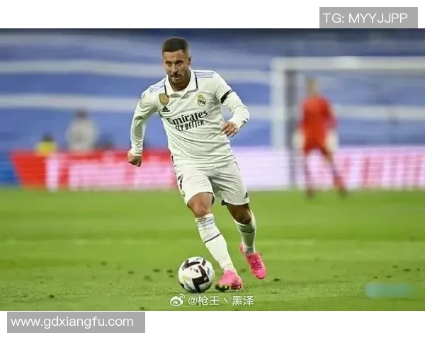 德容与阿扎尔对决谁能在绿茵场上书写新的传奇篇章